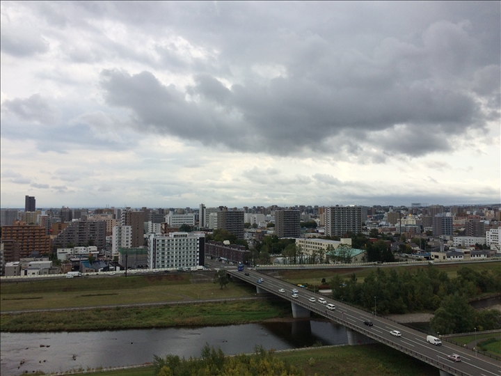 曇り空の札幌