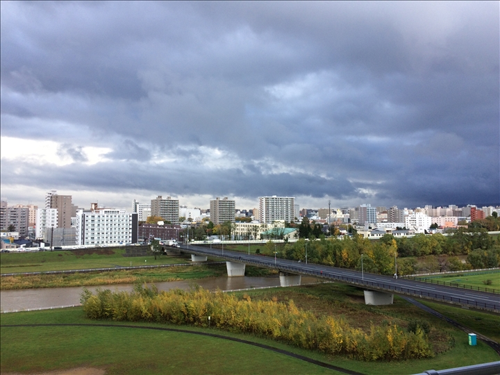 曇り空の札幌